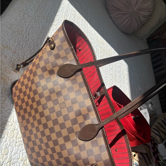 Louis Vuitton Damier Ebene MM Tote with Red Interior - Picture 3 of 14